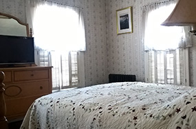 Room 4 in the Lakehouse Lodge -- John Steele Room